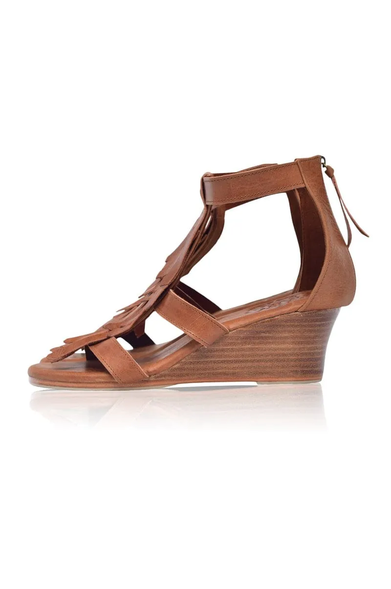 Fly Away Fringe Sandals Vintage Camel - Shop Now!