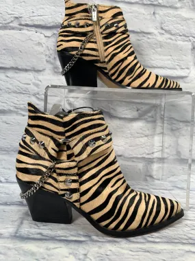 Jessica Simpson Animal Print Ankle Heel Boots Size 6.5