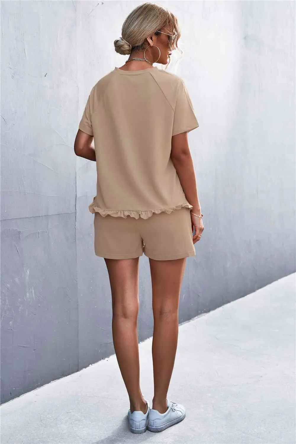 Raglan Sleeve Ruffle Hem Top Shorts Pockets