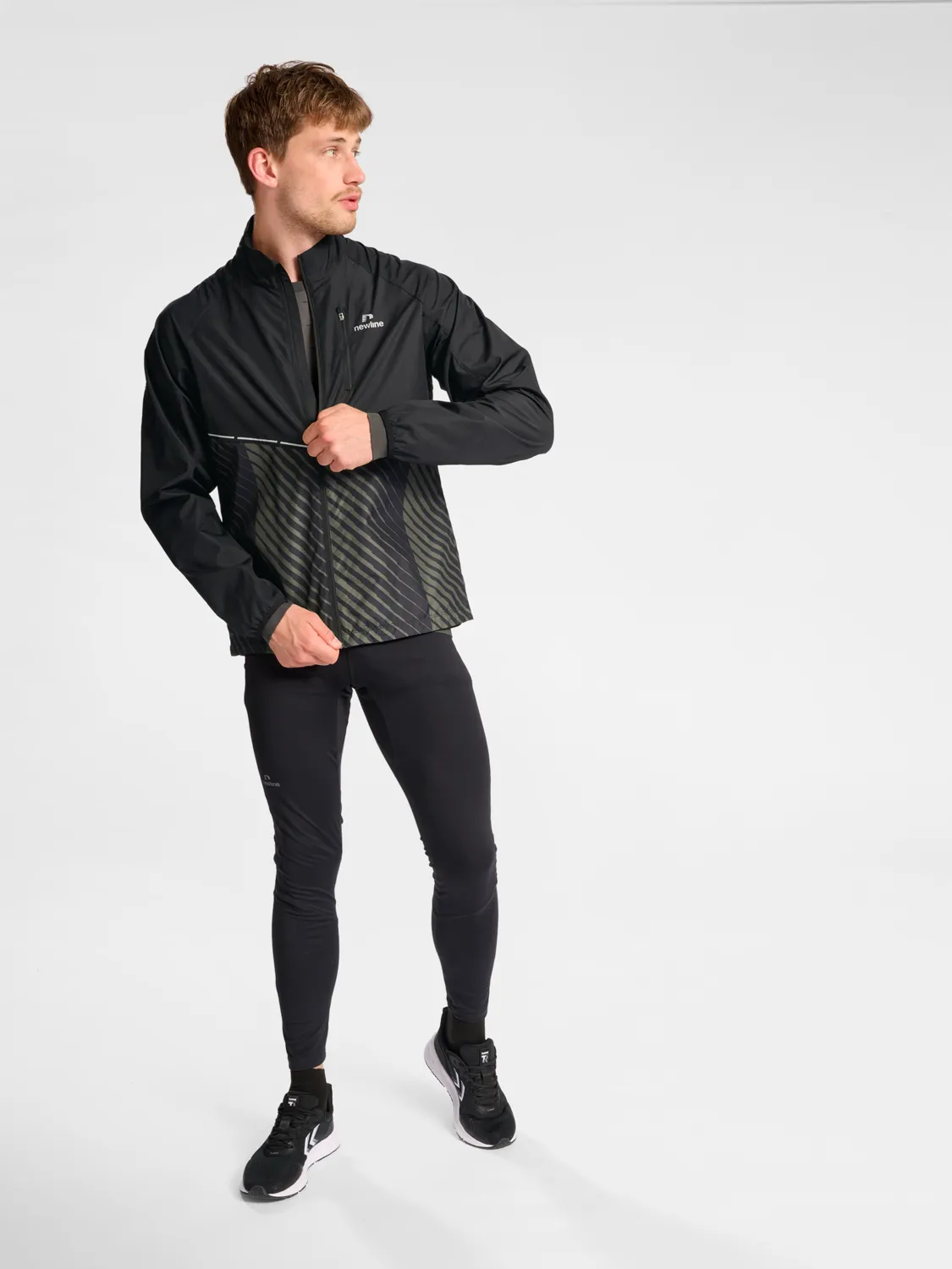 Windproof and water repellent zip jacket